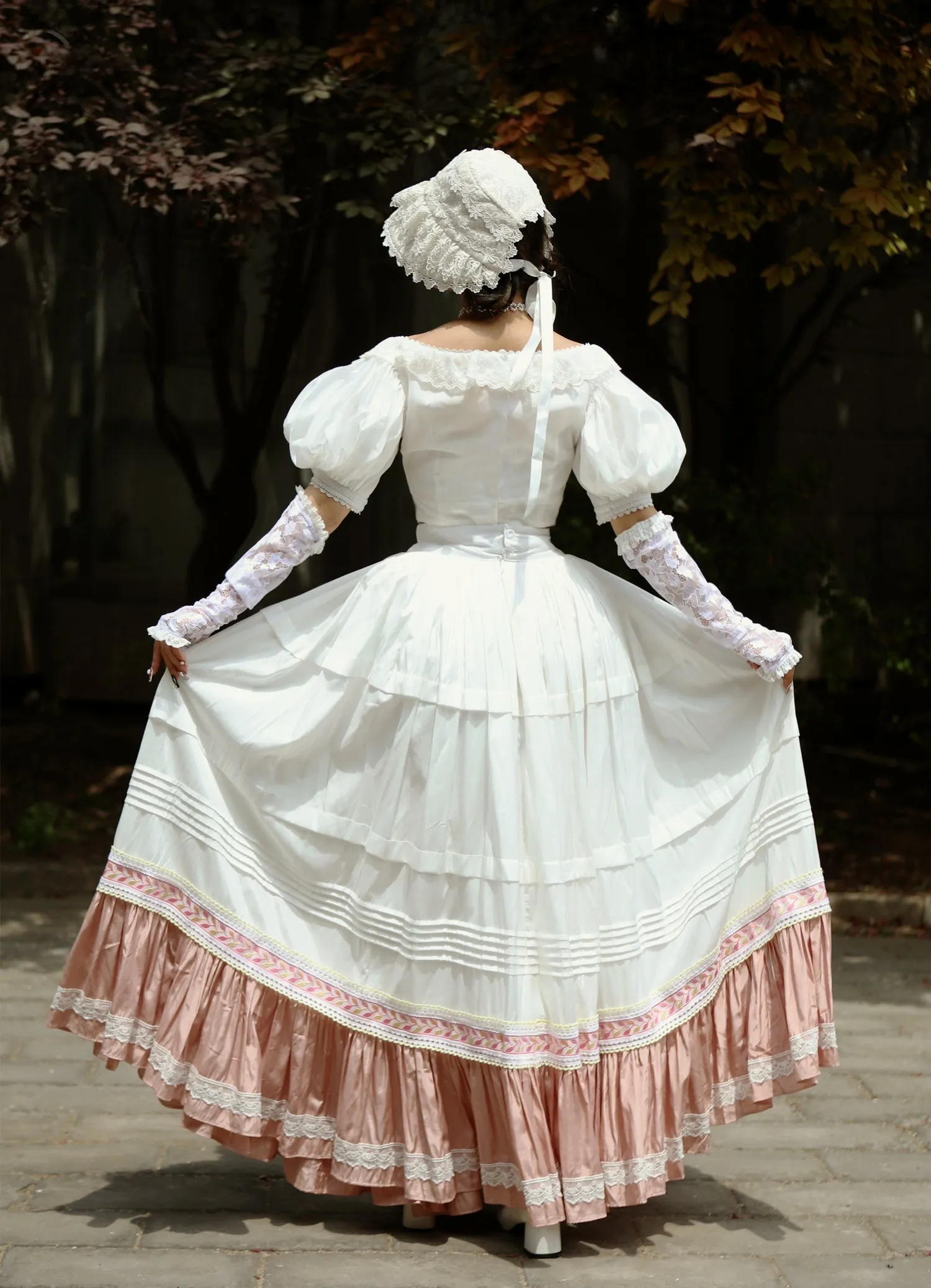 Lace Garden~Victorian Style Elegant Antique Lolita Blouse and Skirt