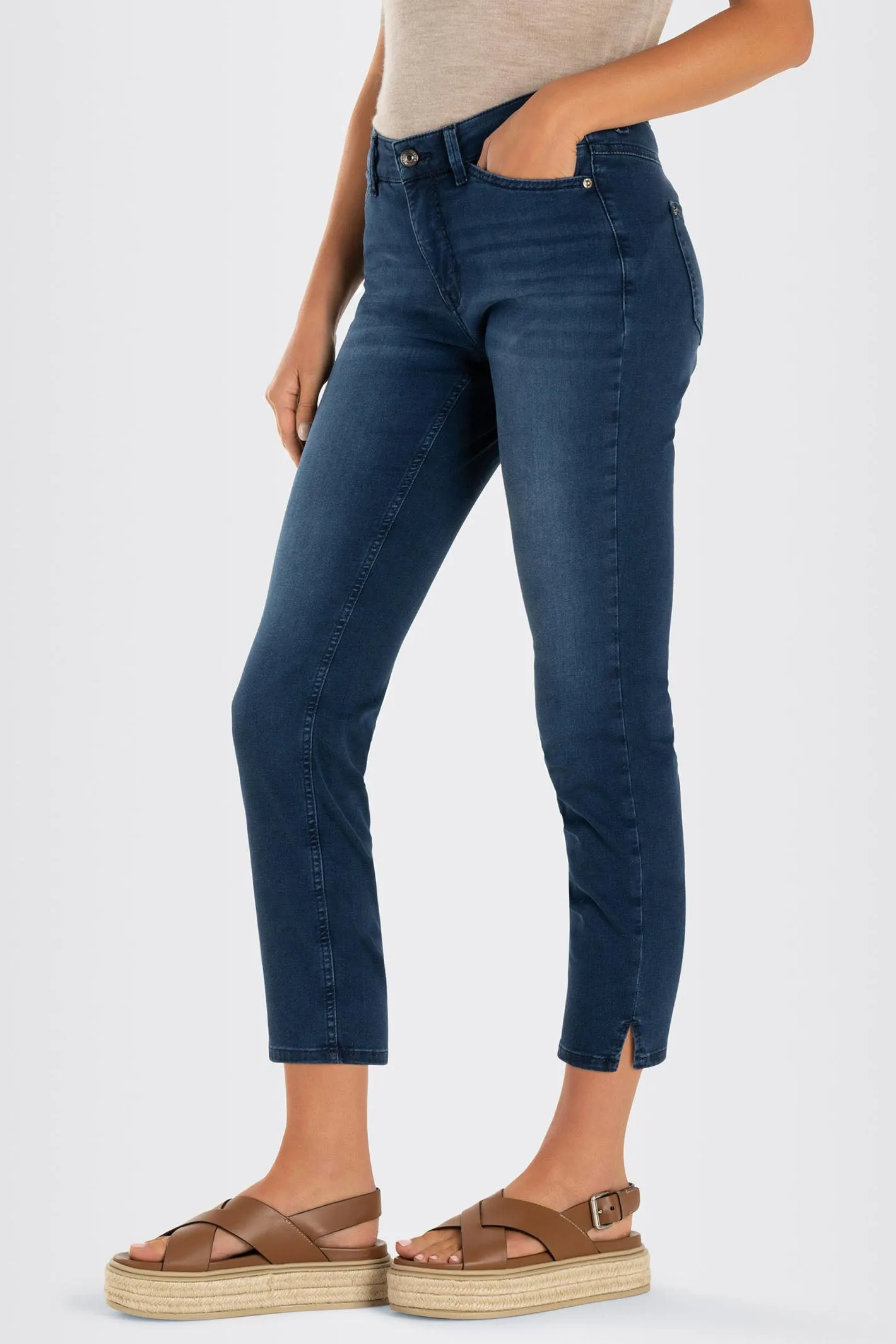 Mac 5492-90-0351L D677 Dream Summer Ocean Blue Washed Light Denim Jeans