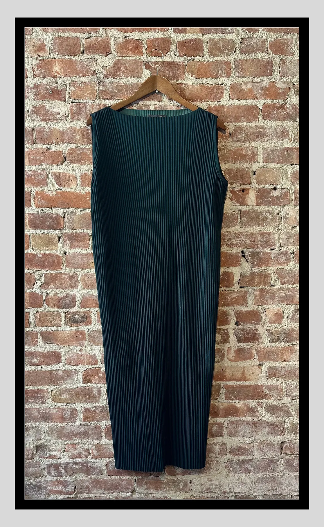 Sleeveless Ribbed Midi Dress