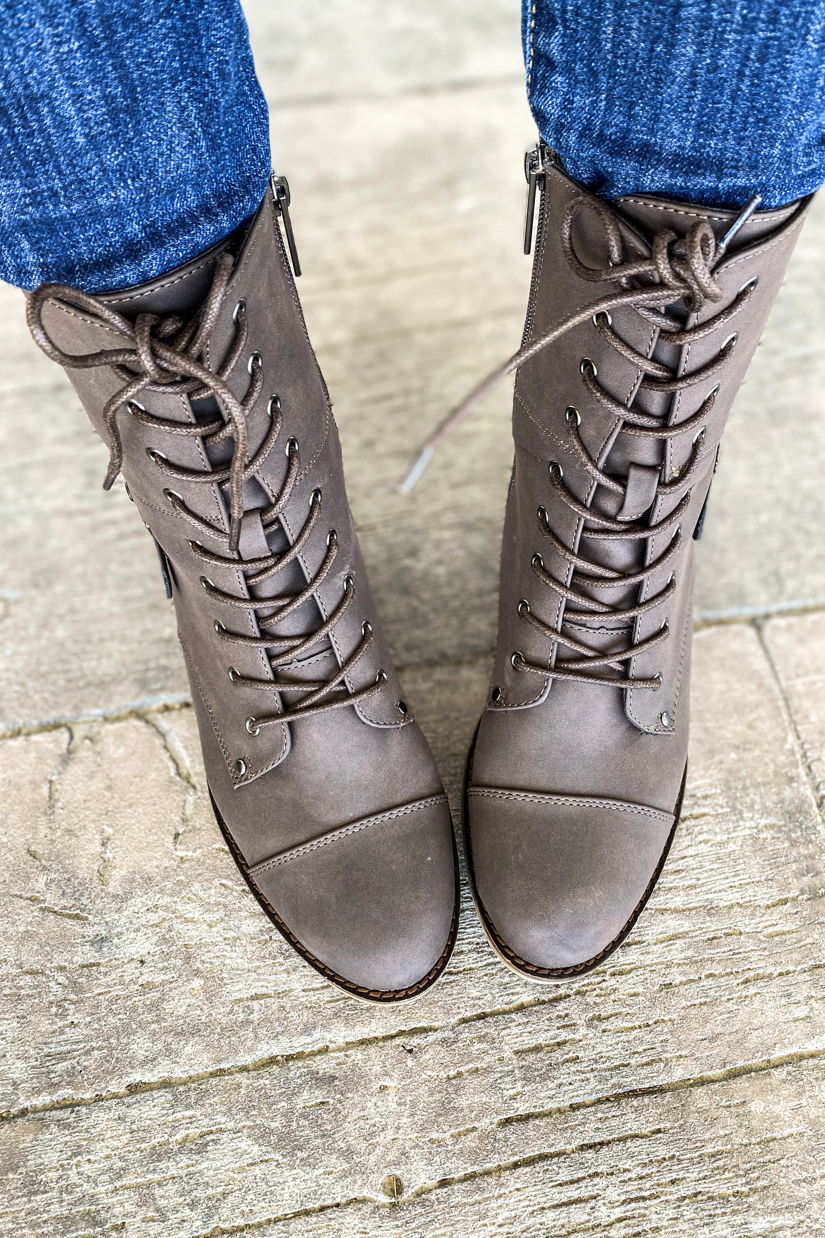 The Hocus Pocus Boots in Chocolate