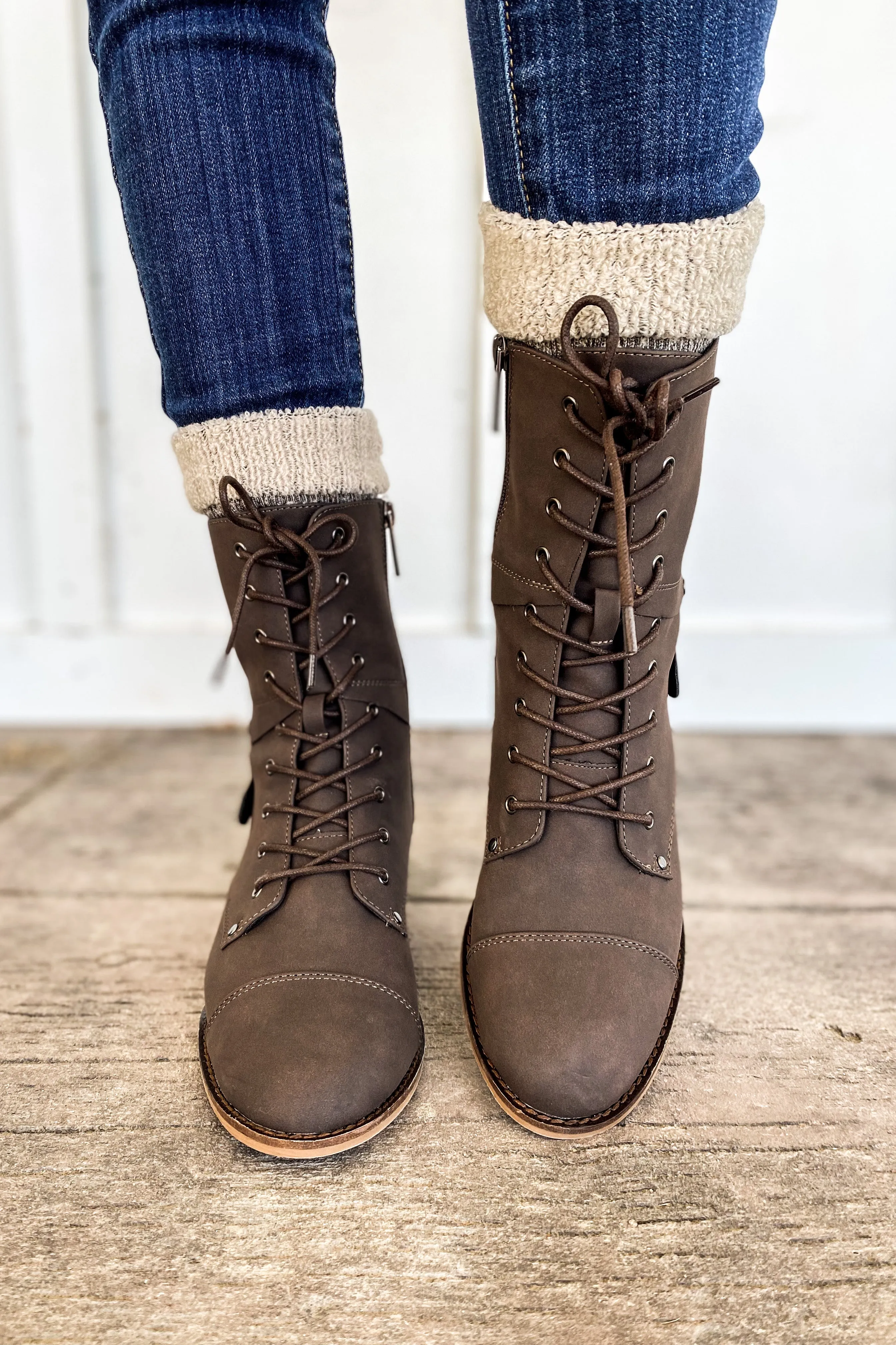 The Hocus Pocus Boots in Chocolate