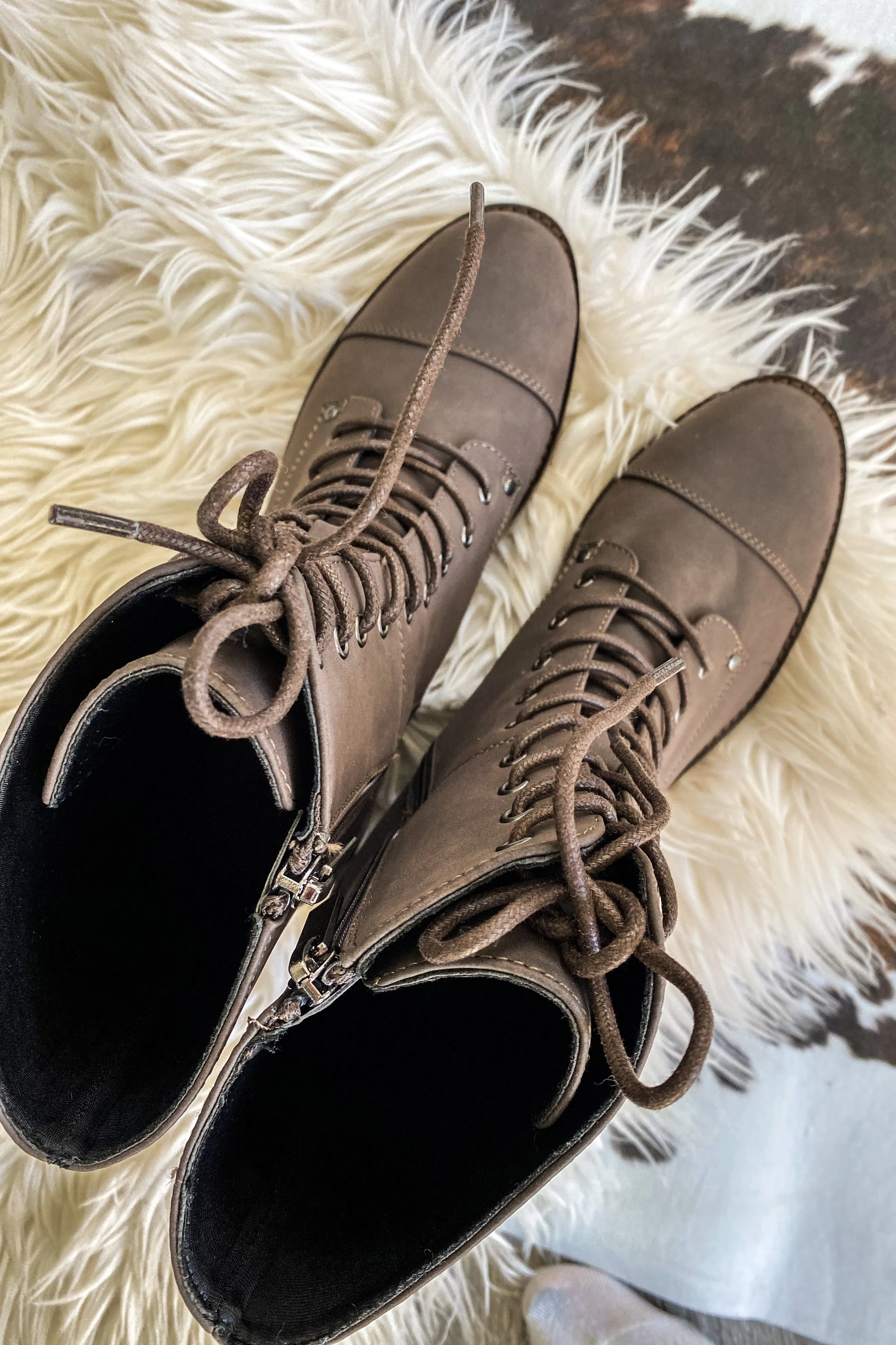 The Hocus Pocus Boots in Chocolate